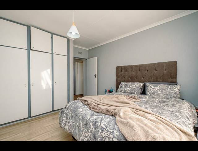 2 BEDROOM TOWNHOUSE FOR SALE IN LINDHAVEN